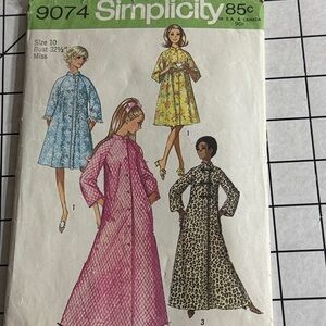 Simplicity 9074 (1970) Sewing Pattern – Misses’ Robe in 2 Lengths, Size 10